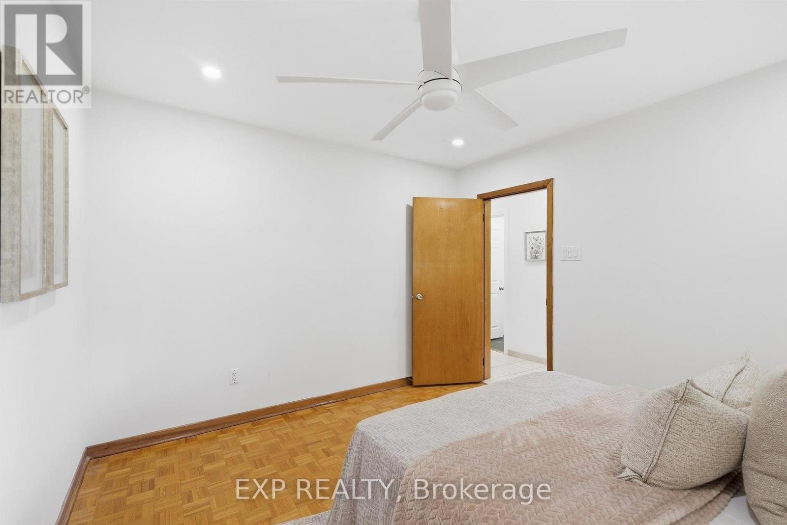 21 Wallasey Avenue, Toronto, Ontario  M9M 1E1 - Photo 23 - W13795928