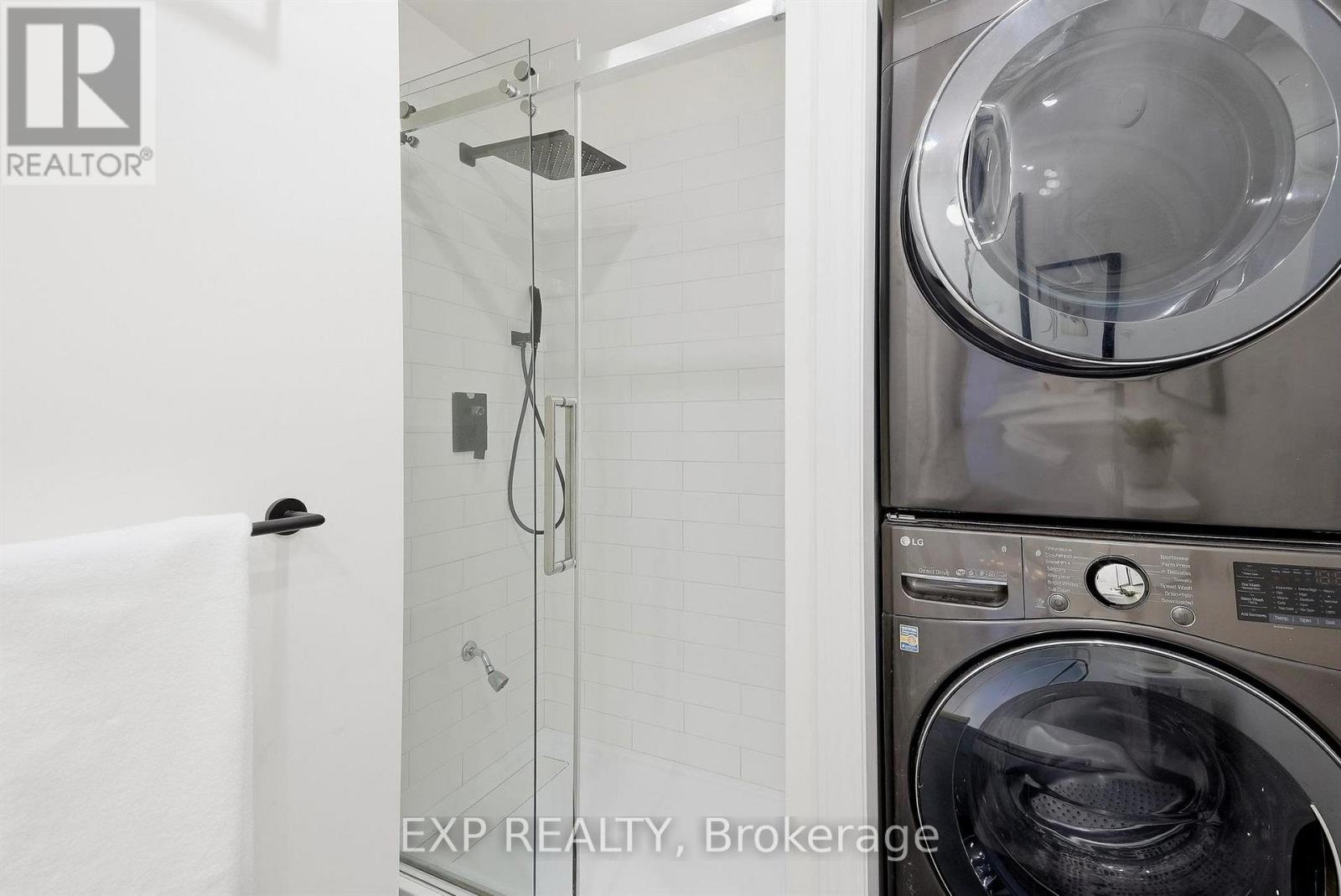 21 Wallasey Avenue, Toronto, Ontario  M9M 1E1 - Photo 25 - W13795928