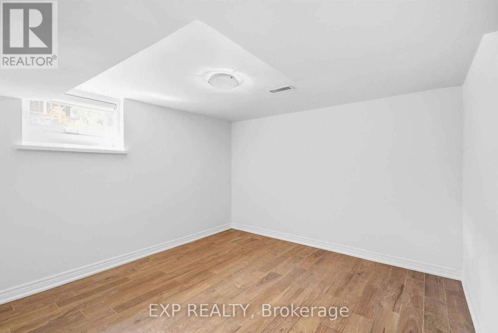 21 Wallasey Avenue, Toronto, Ontario  M9M 1E1 - Photo 32 - W13795928
