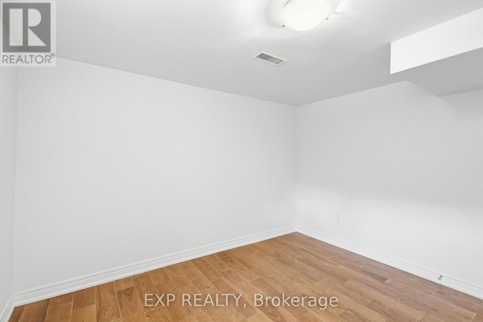 21 Wallasey Avenue, Toronto, Ontario  M9M 1E1 - Photo 33 - W13795928
