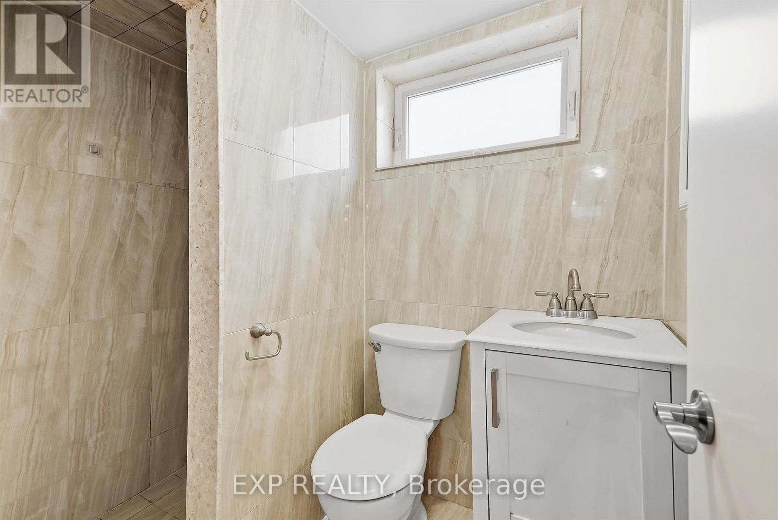 21 Wallasey Avenue, Toronto, Ontario  M9M 1E1 - Photo 35 - W13795928