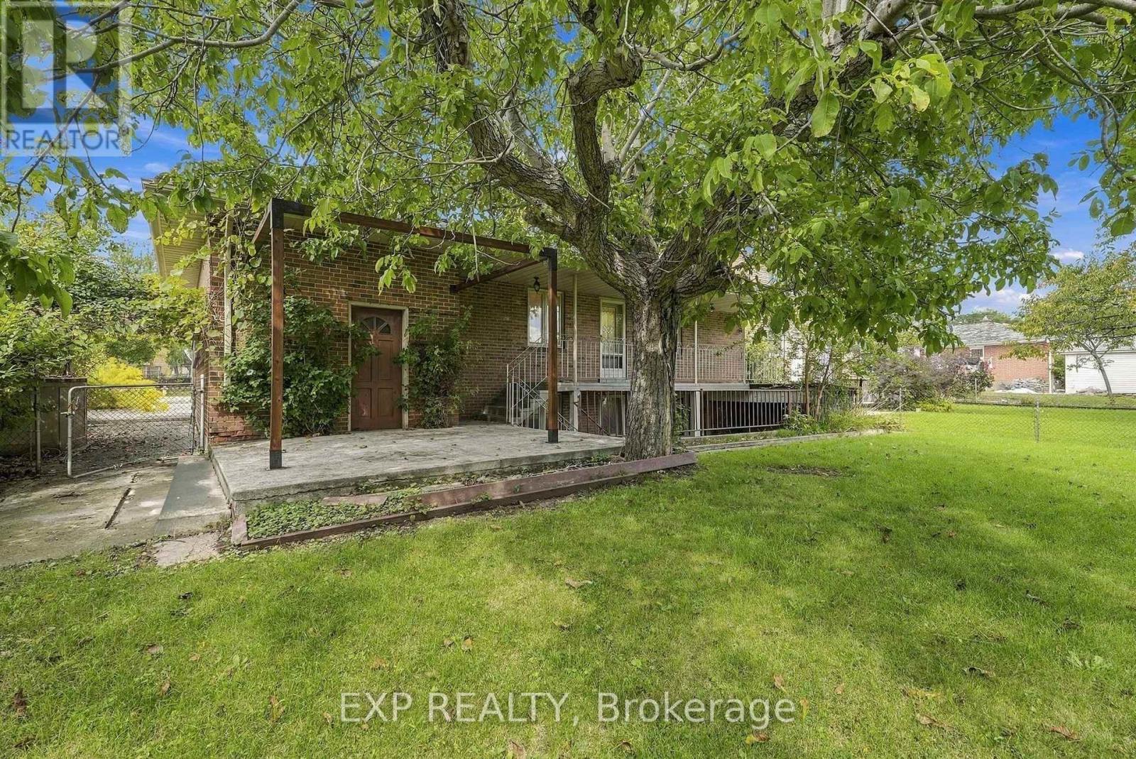 21 Wallasey Avenue, Toronto, Ontario  M9M 1E1 - Photo 40 - W13795928