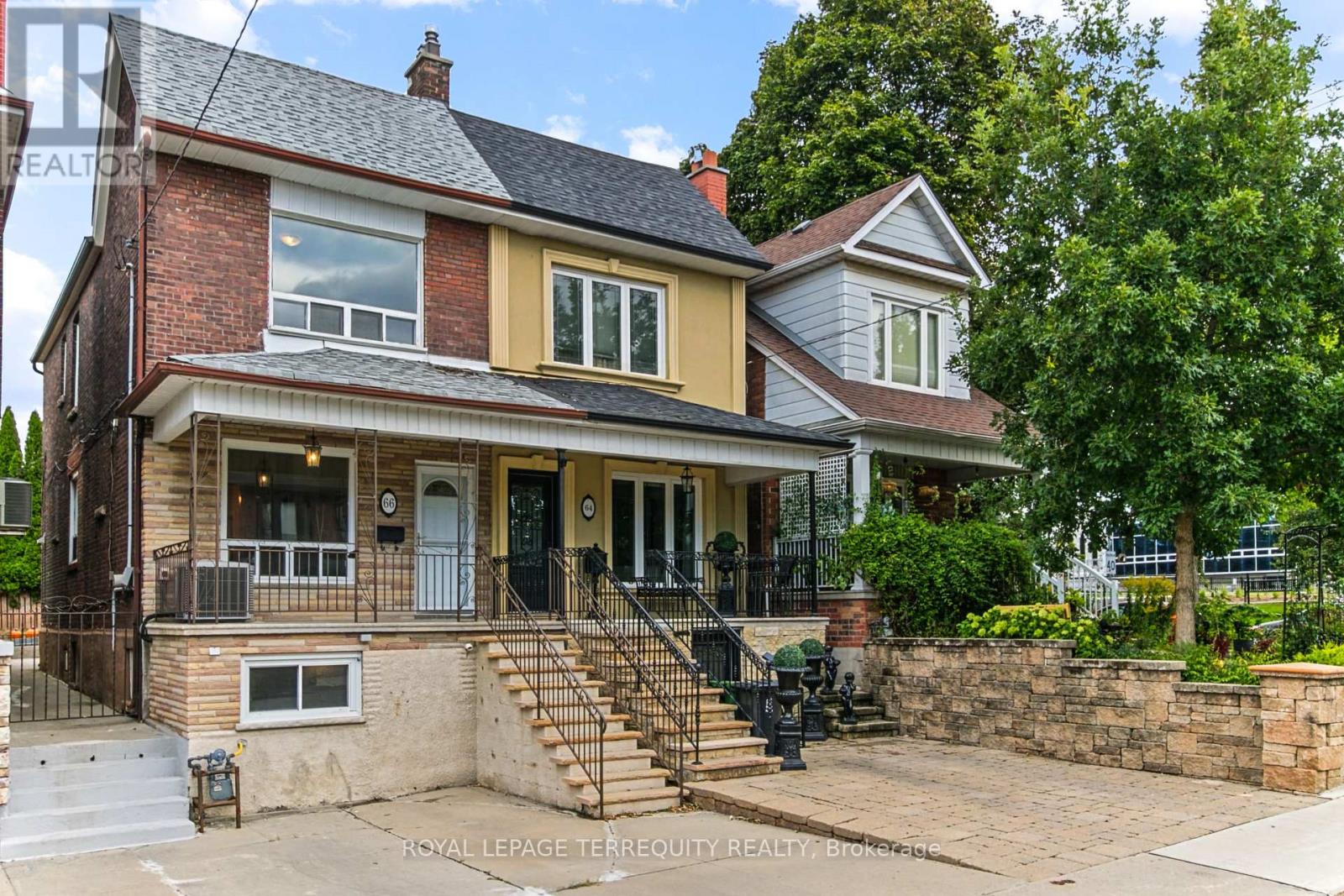 66 AUBURN AVENUE, Toronto, Ontario