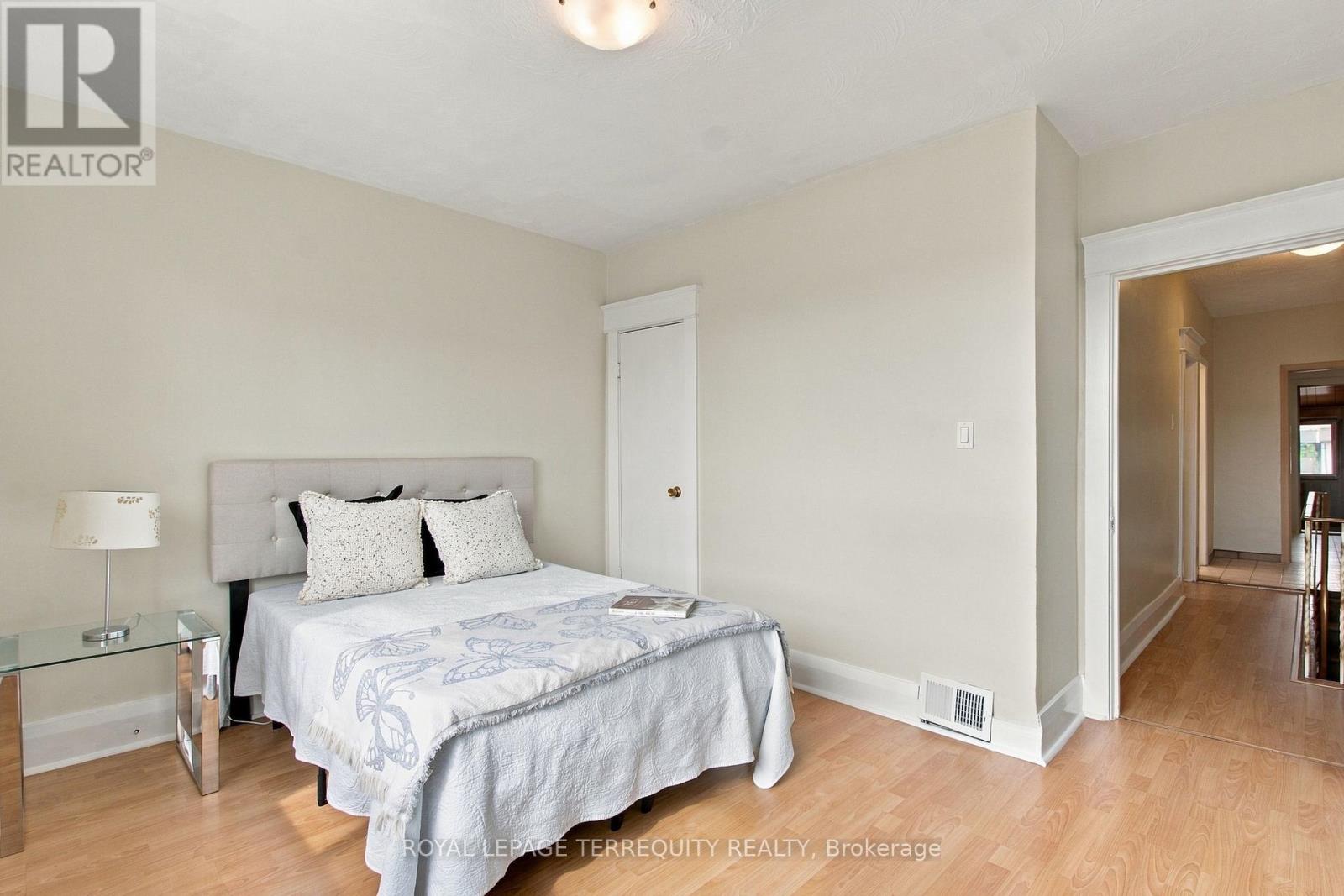 66 Auburn Avenue, Toronto, Ontario  M6H 2L9 - Photo 19 - W13795970
