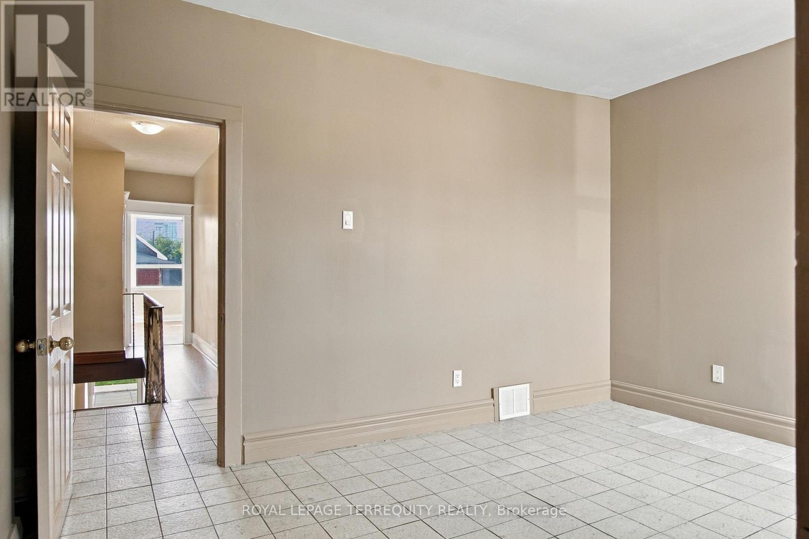 66 Auburn Avenue, Toronto, Ontario  M6H 2L9 - Photo 22 - W13795970