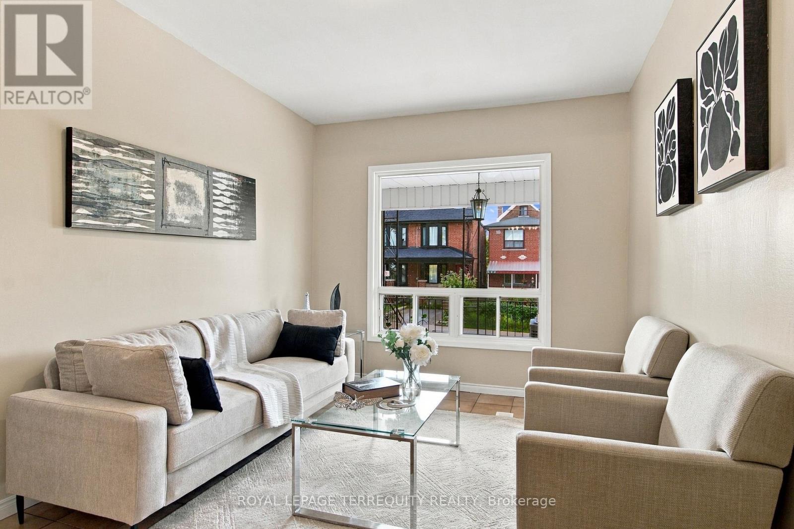 66 Auburn Avenue, Toronto, Ontario  M6H 2L9 - Photo 4 - W13795970