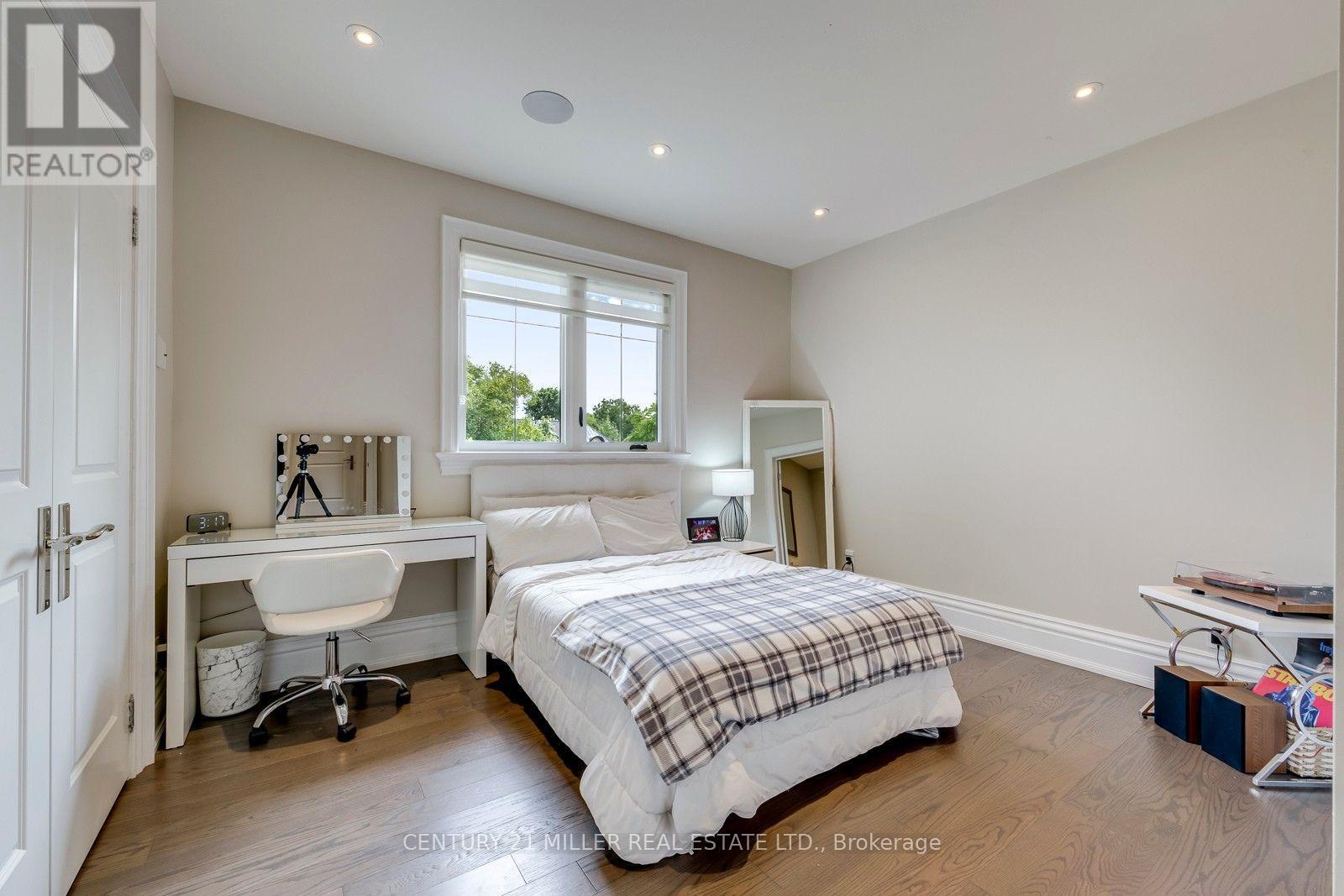 1399 Willowdown Road, Oakville, Ontario  L6L 1X2 - Photo 33 - W13796028