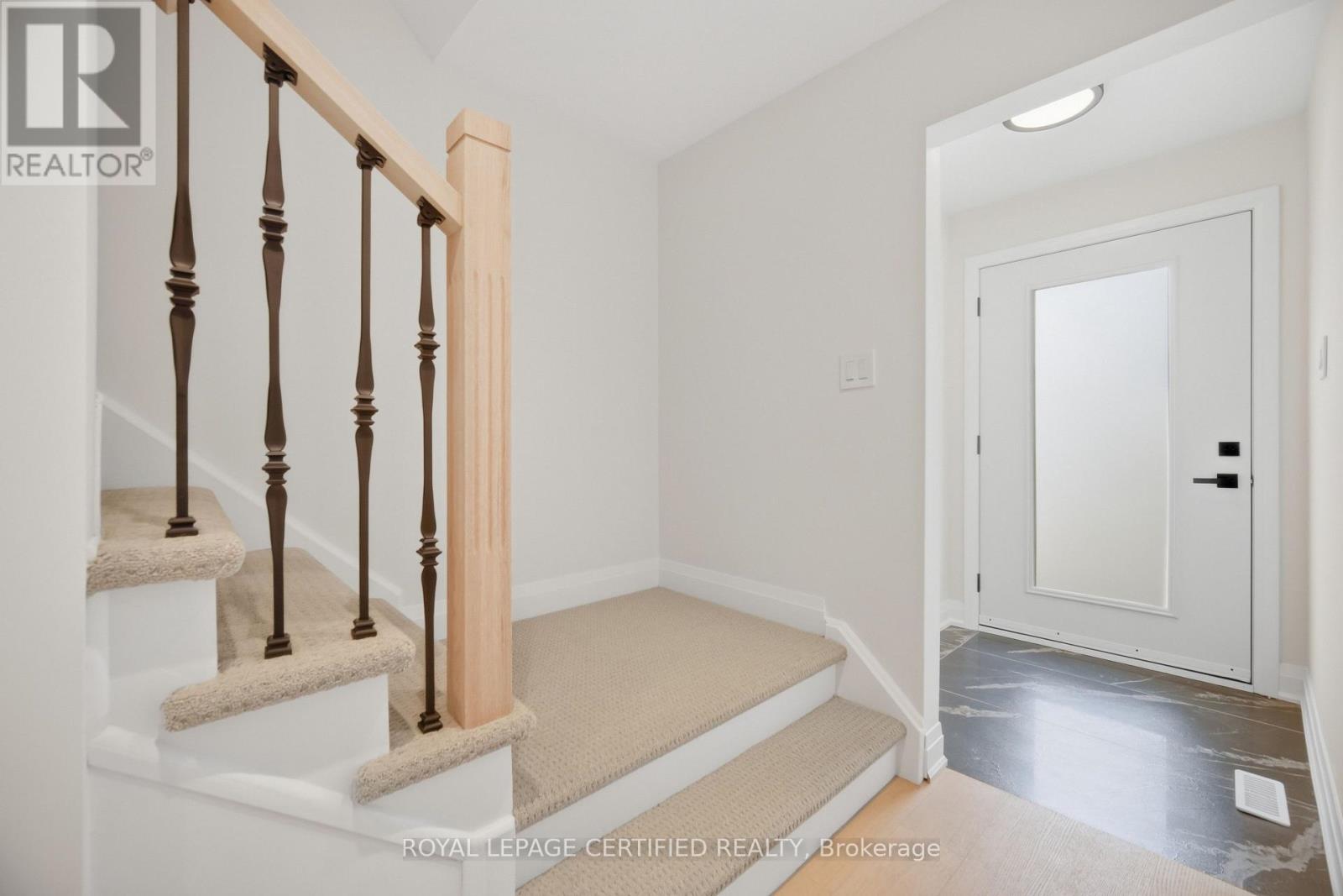 3390 Frobex Court, Mississauga, Ontario  L5C 2B5 - Photo 17 - W13796064
