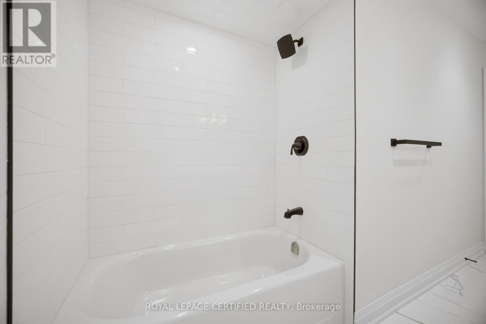 3390 Frobex Court, Mississauga, Ontario  L5C 2B5 - Photo 29 - W13796064