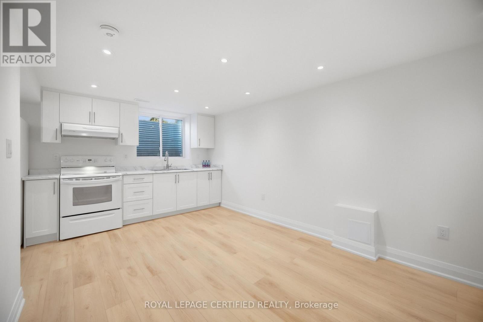 3390 Frobex Court, Mississauga, Ontario  L5C 2B5 - Photo 34 - W13796064