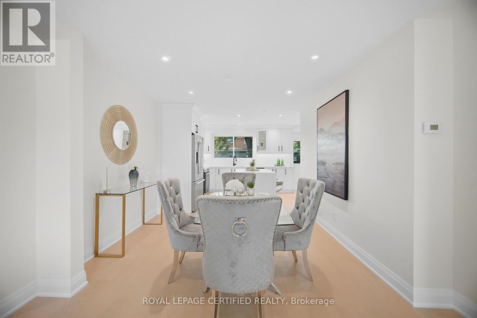 3390 Frobex Court, Mississauga, Ontario  L5C 2B5 - Photo 9 - W13796064