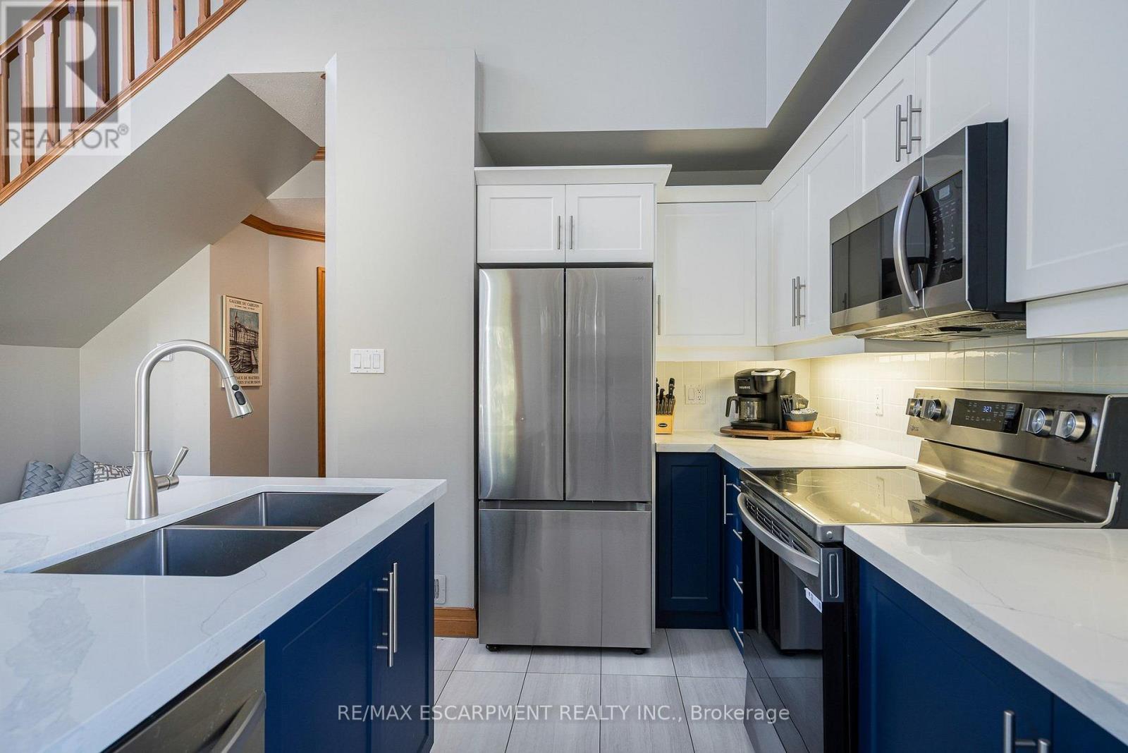 207 - 184 Snowbridge Way, Blue Mountains, Ontario  L9Y 0V1 - Photo 12 - X13795714