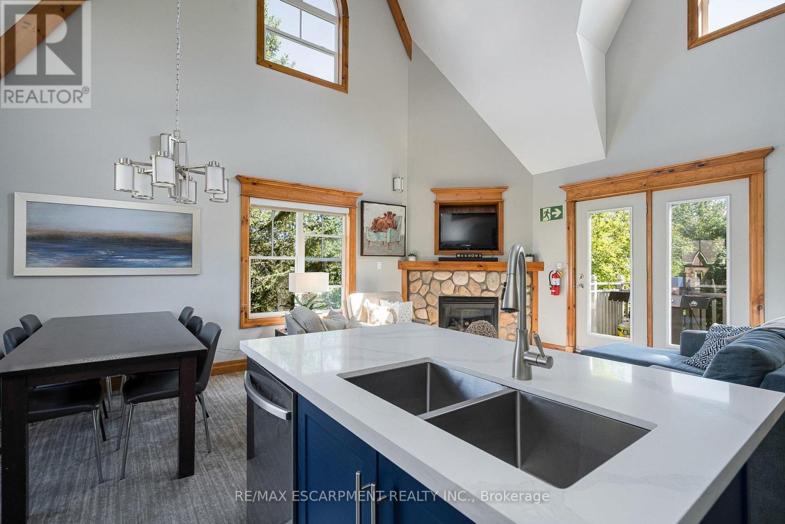 207 - 184 Snowbridge Way, Blue Mountains, Ontario  L9Y 0V1 - Photo 13 - X13795714