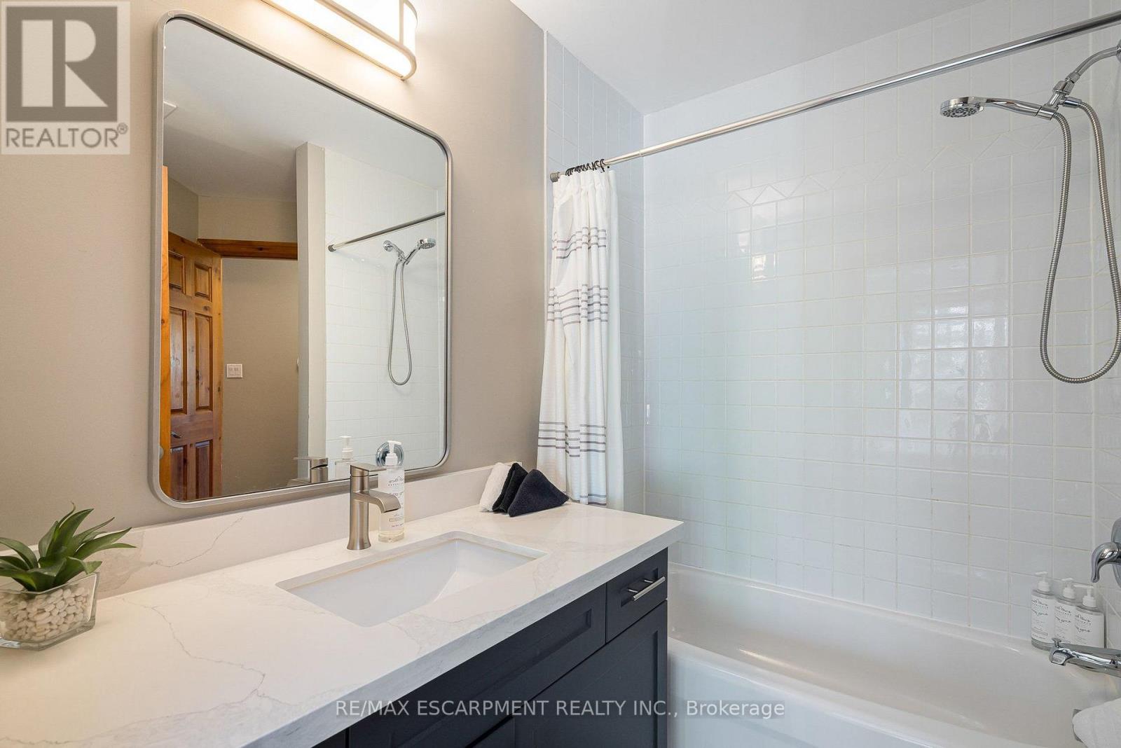 207 - 184 Snowbridge Way, Blue Mountains, Ontario  L9Y 0V1 - Photo 19 - X13795714