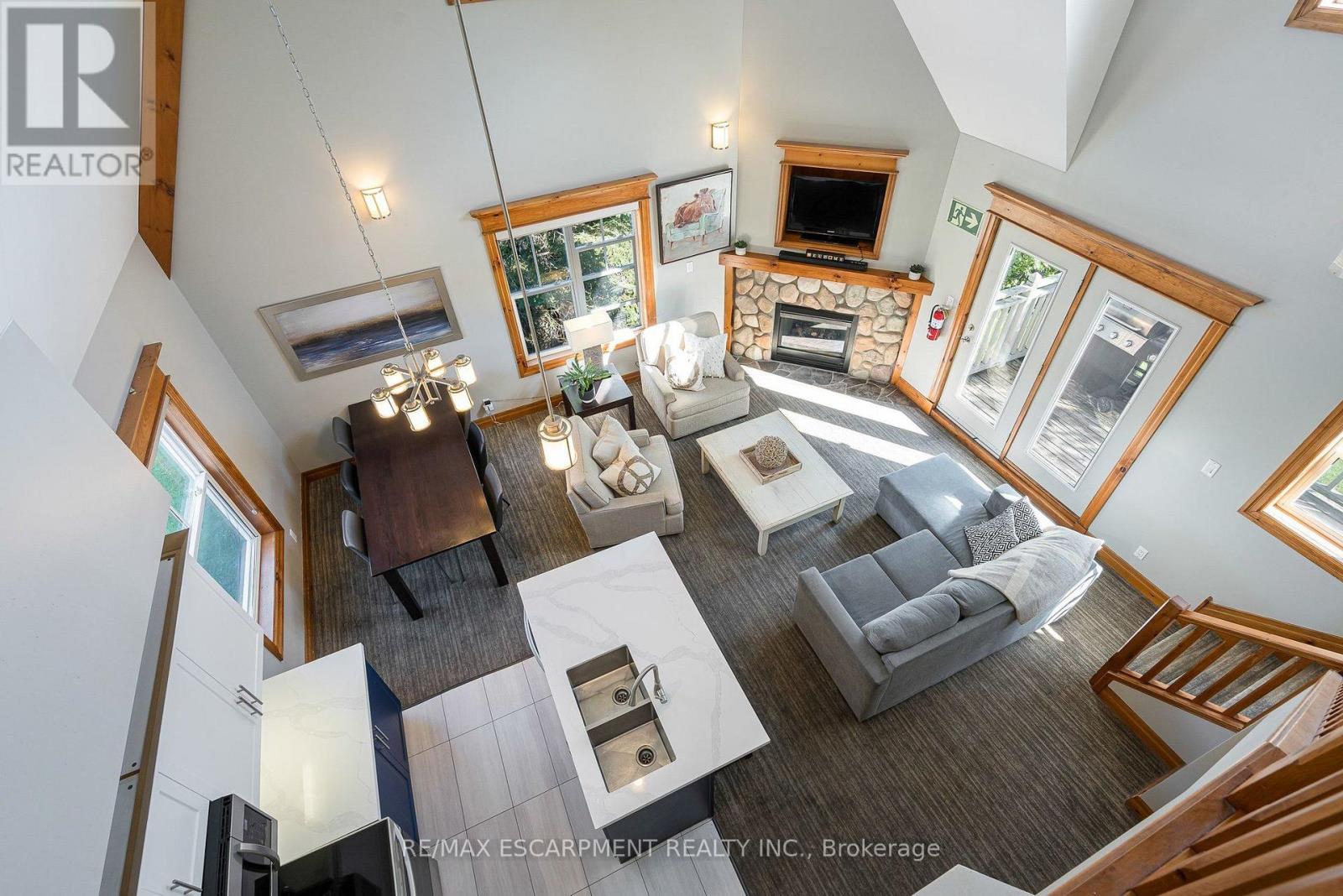 207 - 184 Snowbridge Way, Blue Mountains, Ontario  L9Y 0V1 - Photo 7 - X13795714