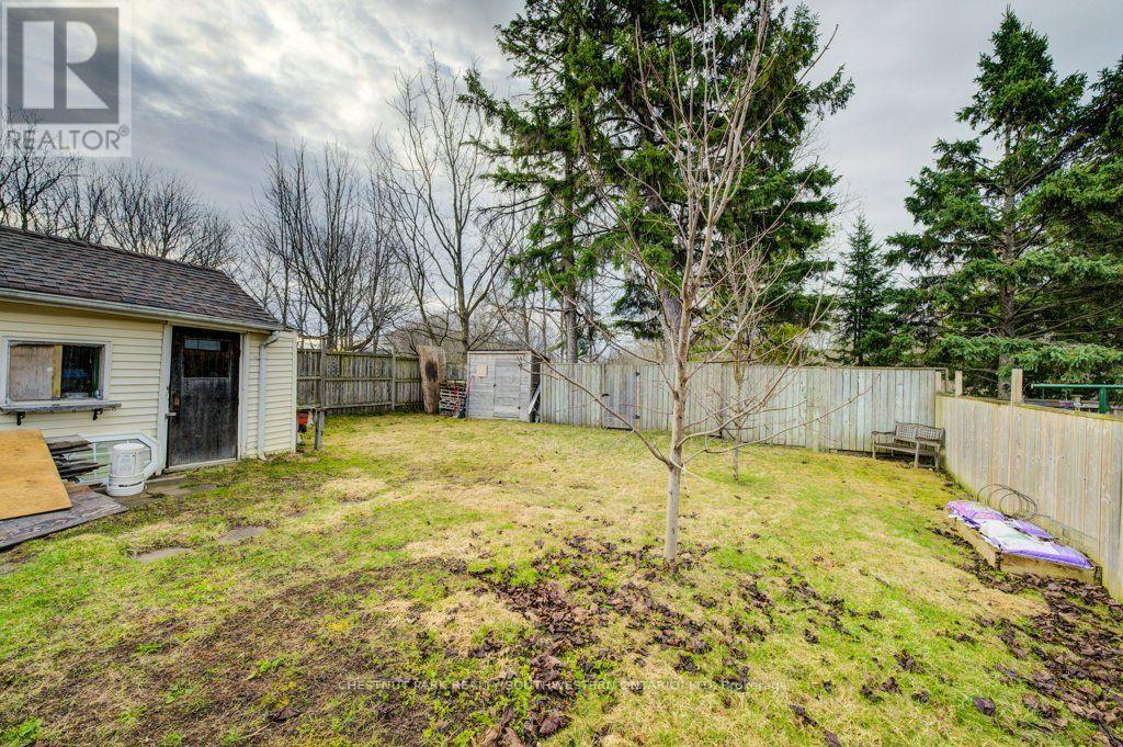 135 Stirling Avenue, Kitchener, Ontario  N2G 3N8 - Photo 4 - X13795726