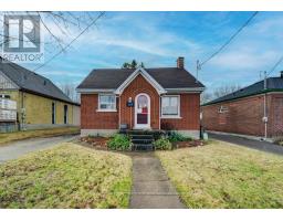 135 STIRLING AVENUE, Kitchener, Ontario