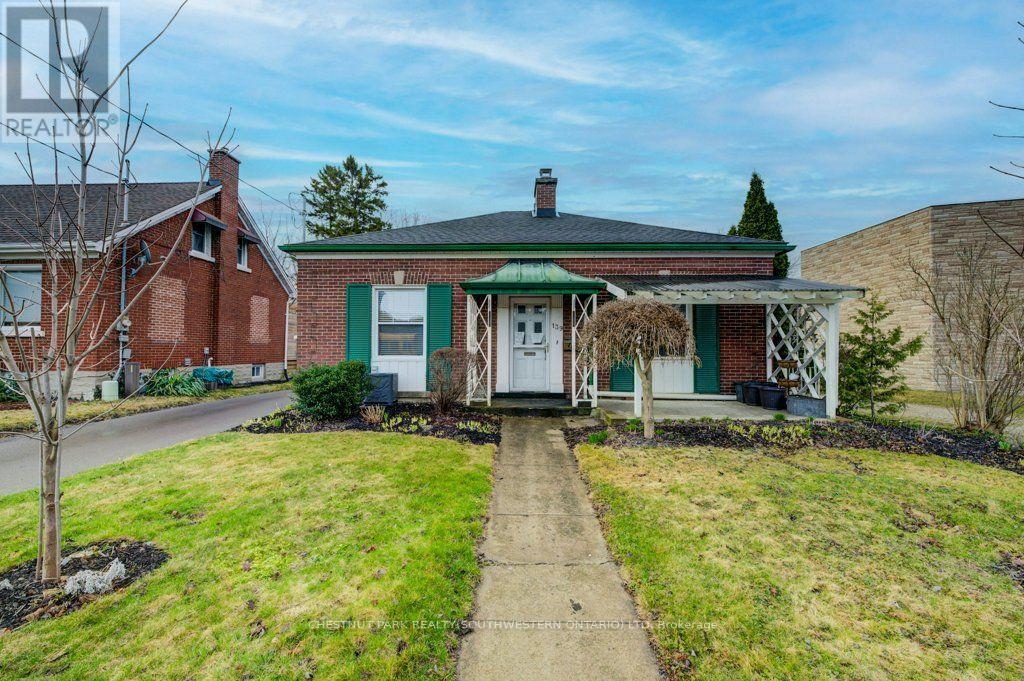 139 Stirling Avenue, Kitchener, Ontario  N2G 3N8 - Photo 2 - X13795914