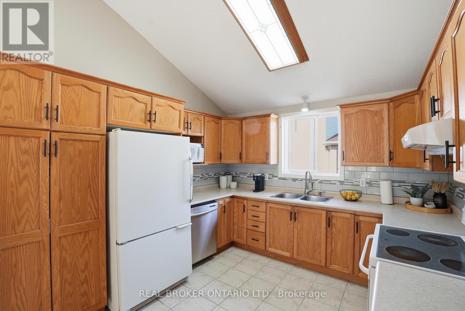 26 Kelly Court, Guelph, Ontario  N1K 1W3 - Photo 11 - X13795972