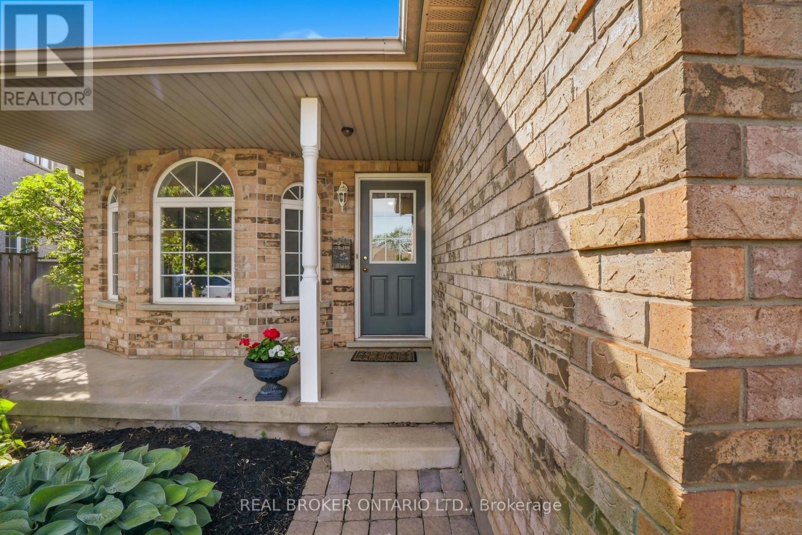 26 Kelly Court, Guelph, Ontario  N1K 1W3 - Photo 5 - X13795972