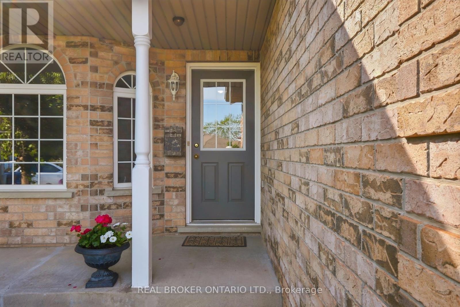 26 Kelly Court, Guelph, Ontario  N1K 1W3 - Photo 6 - X13795972