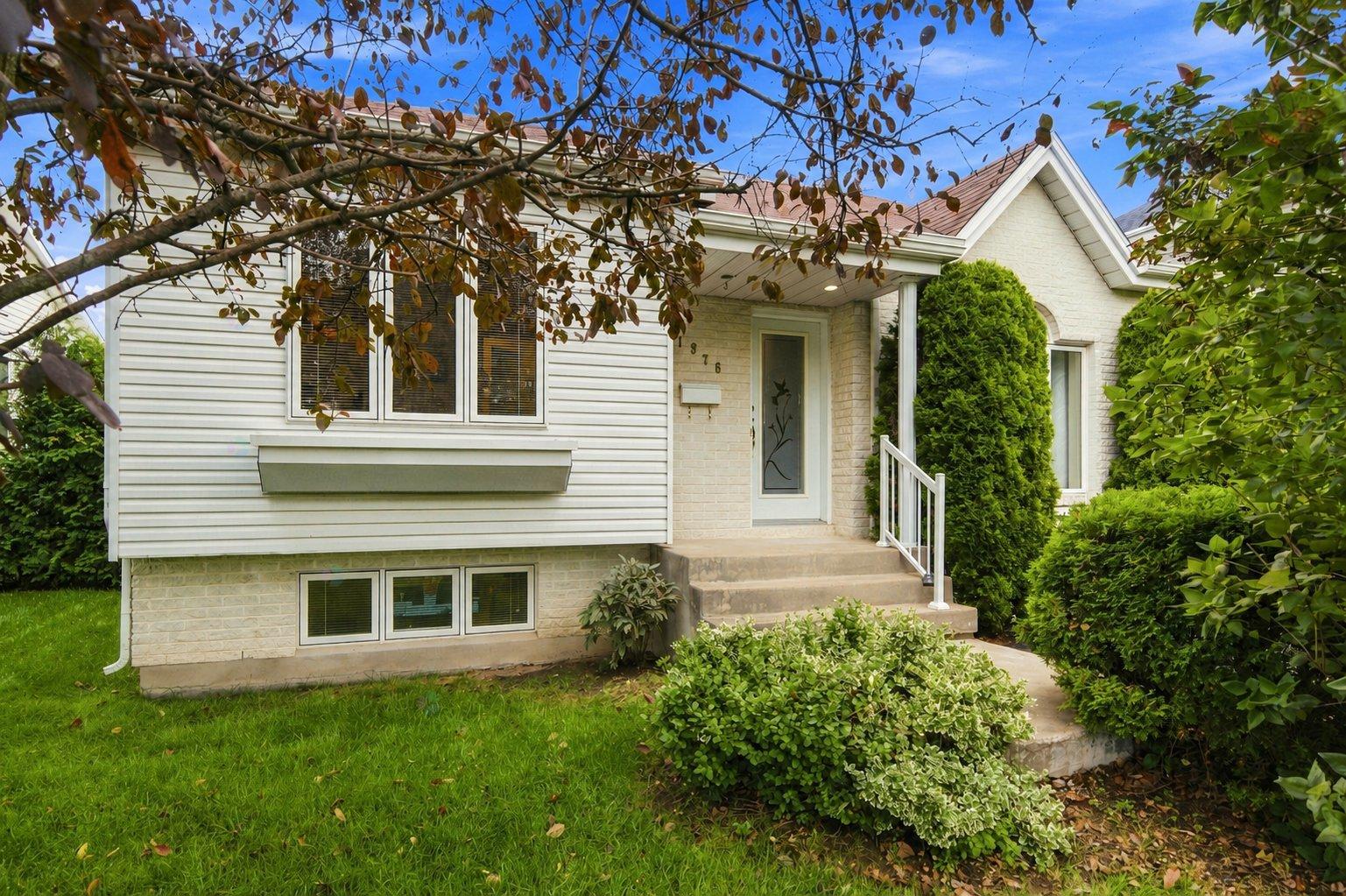 1976 Rue René-Lévesque Sainte-Julie Quebec Canada J3E2E6 2