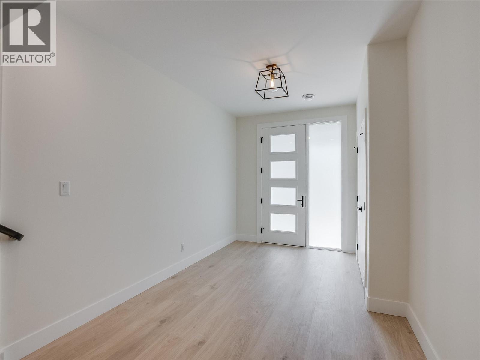 910 Lakeside Drive Unit# 203, Nelson, British Columbia V1L 6G3 - Photo 4 - 10387317