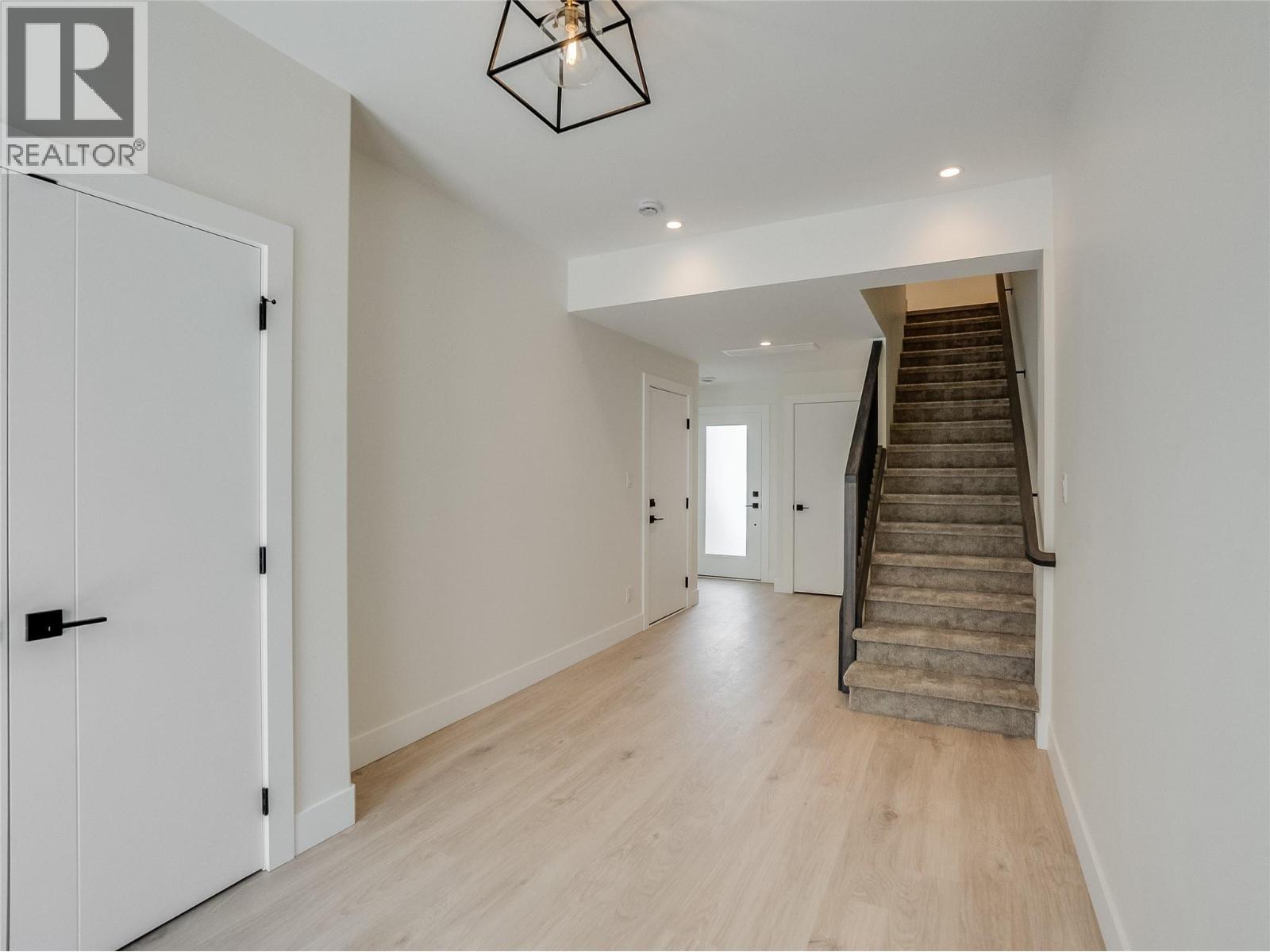 910 Lakeside Drive Unit# 203, Nelson, British Columbia V1L 6G3 - Photo 5 - 10387317