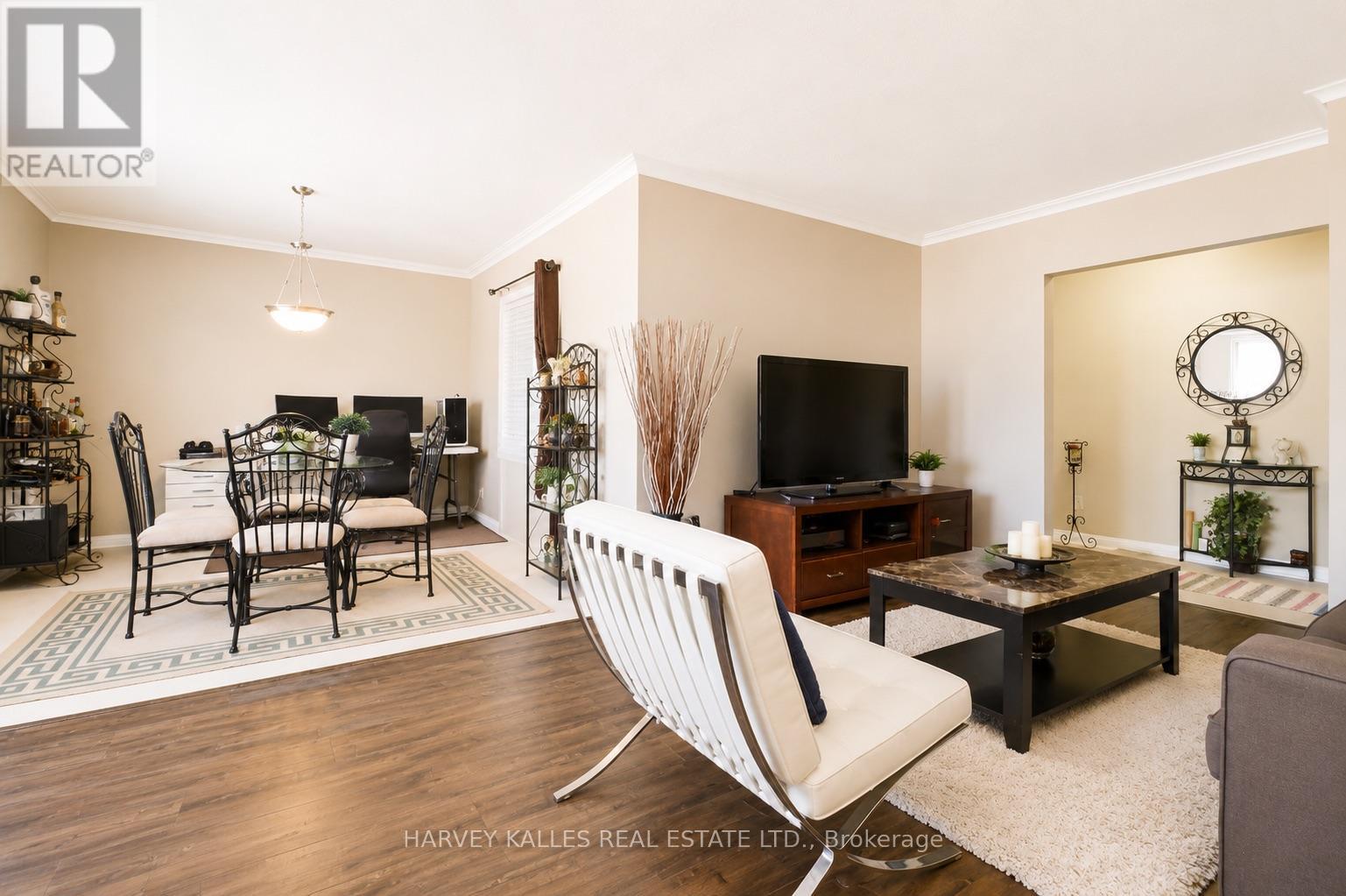 4 - 88 Trethewey Drive, Toronto, Ontario  M6M 4B4 - Photo 6 - W13555654