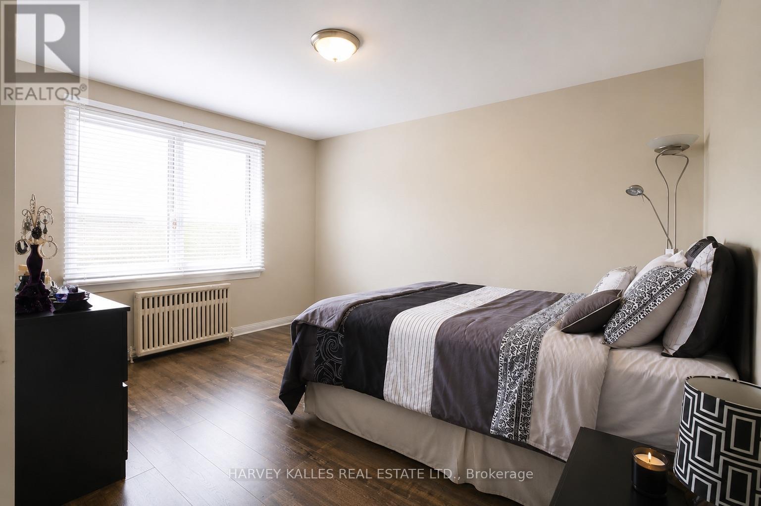 4 - 88 Trethewey Drive, Toronto, Ontario  M6M 4B4 - Photo 15 - W13555654