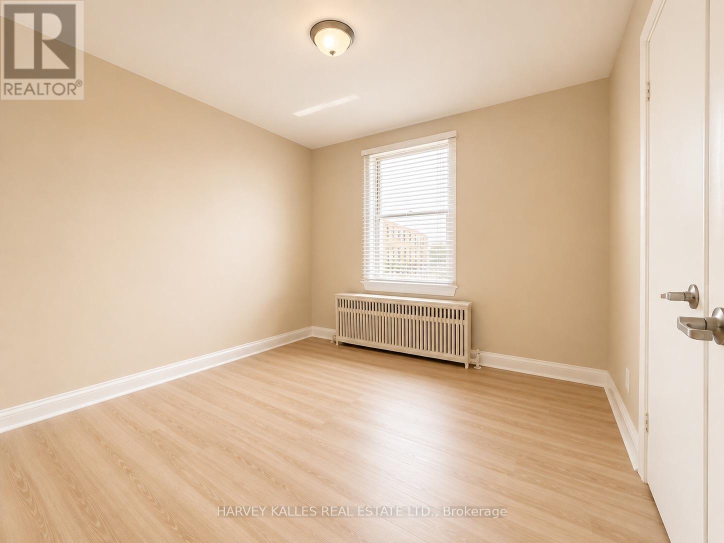 6 - 88 Trethewey Drive, Toronto, Ontario  M6M 4B4 - Photo 8 - W13722174