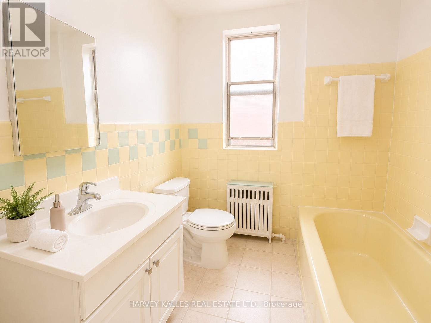 6 - 88 Trethewey Drive, Toronto, Ontario  M6M 4B4 - Photo 12 - W13722174