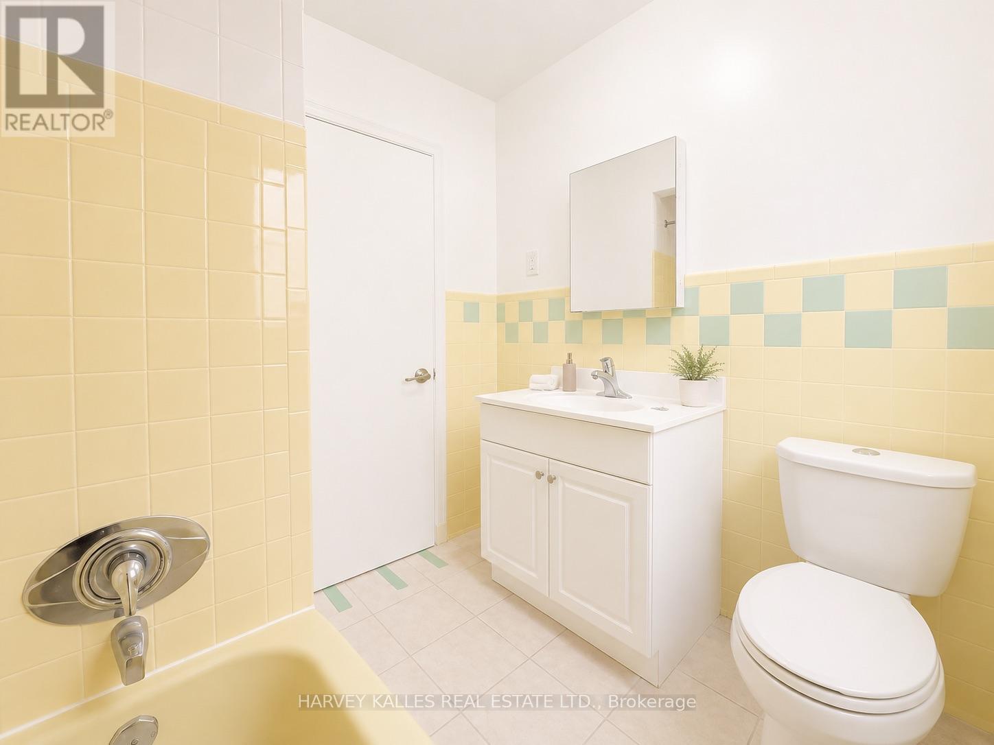 6 - 88 Trethewey Drive, Toronto, Ontario  M6M 4B4 - Photo 13 - W13722174