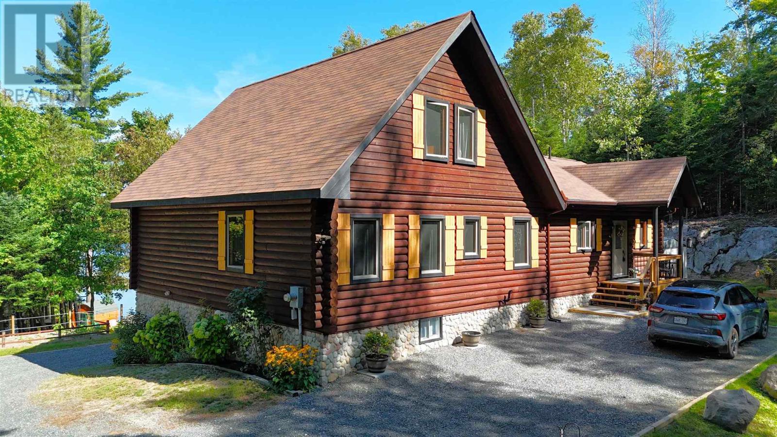 6 Quirke LN, Elliot Lake, Ontario