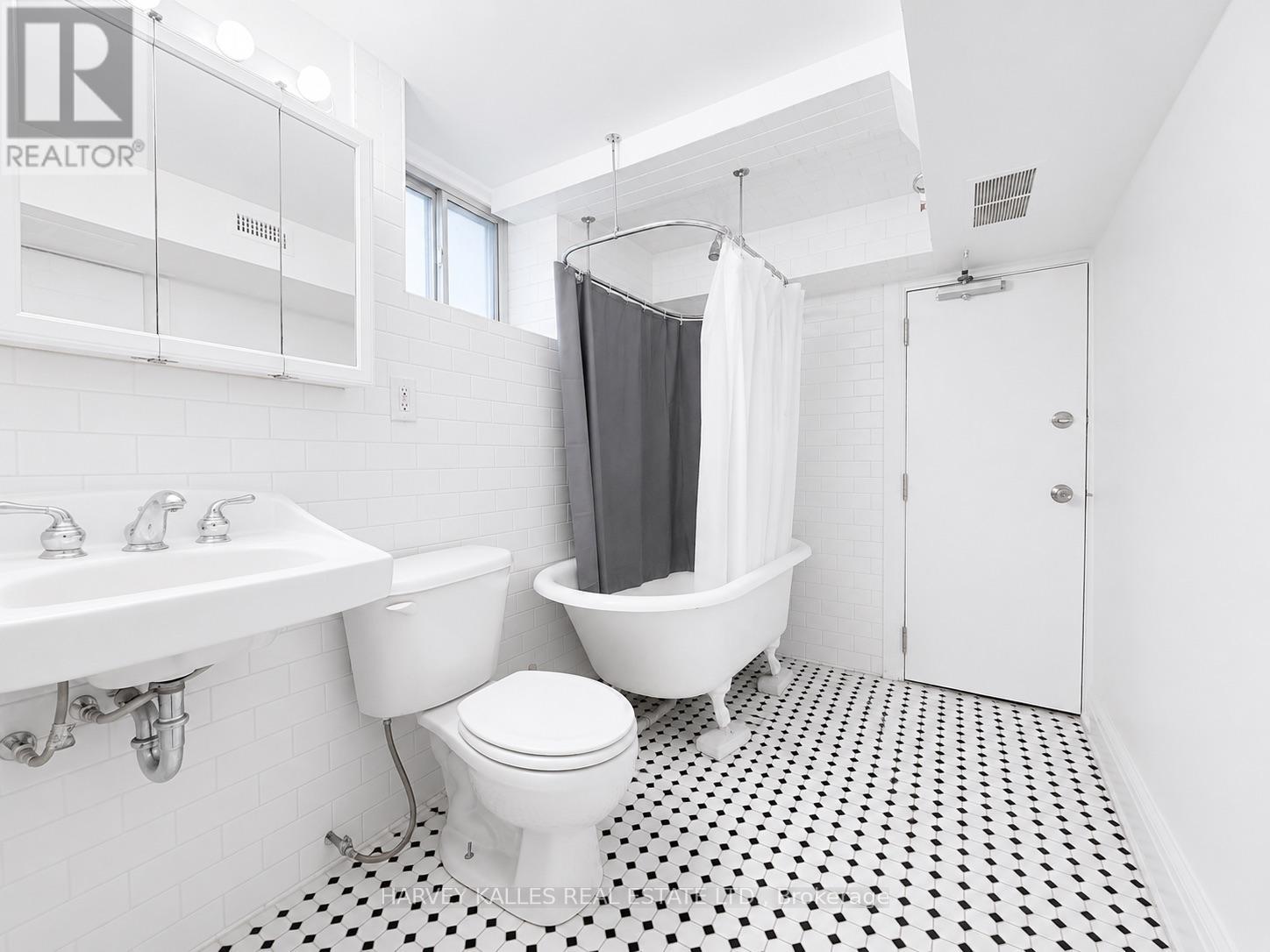 Bsmt - 807 Duplex Avenue, Toronto, Ontario  M4R 1W6 - Photo 13 - C13782246