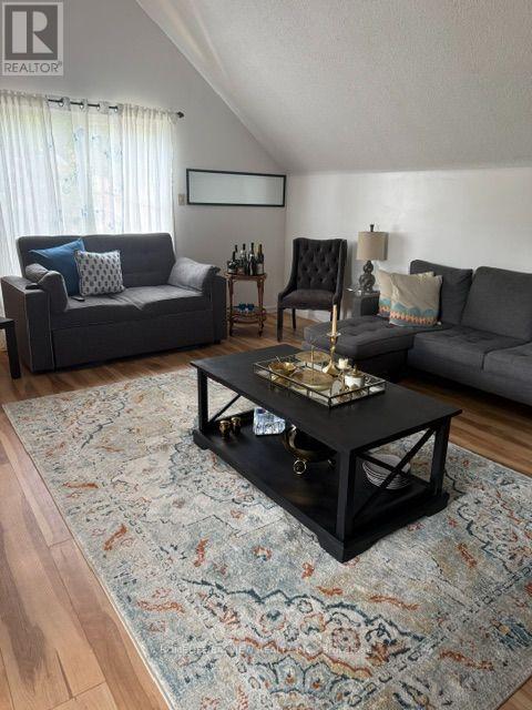 2nd Floor - 539 Elgin Mills Road W, Richmond Hill, Ontario  L4C 4M3 - Photo 4 - N13686532