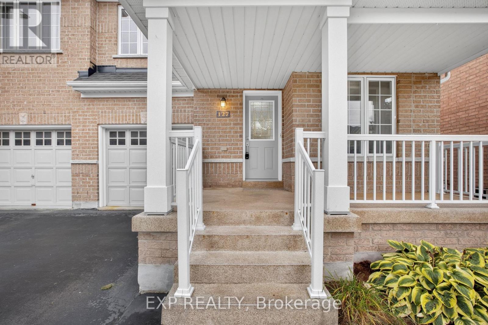 127 Knapton Drive, Newmarket, Ontario  L3X 3B3 - Photo 4 - N13795080