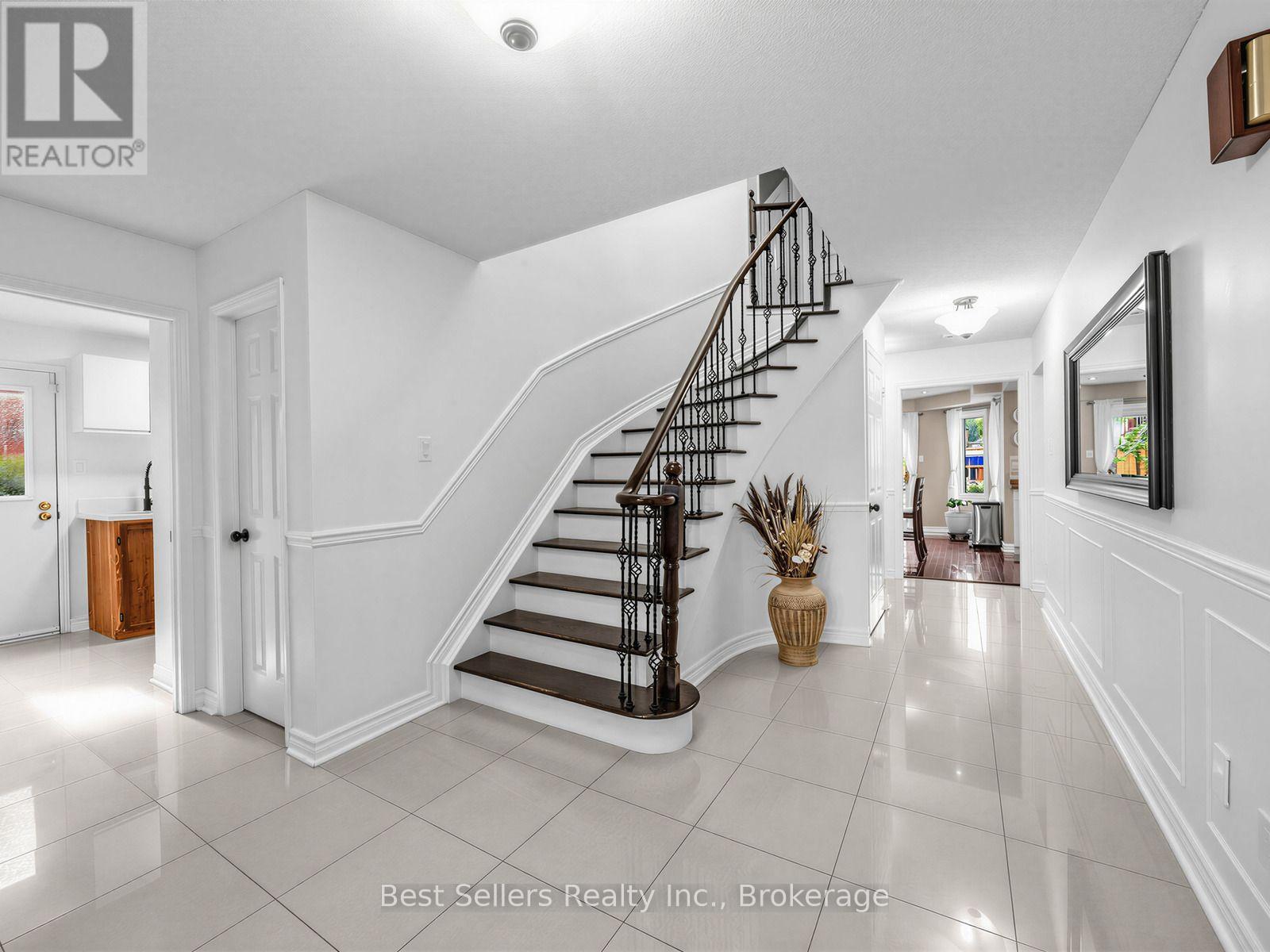 34 Kenpark Avenue, Brampton, Ontario  L6Z 3R5 - Photo 3 - W13781506