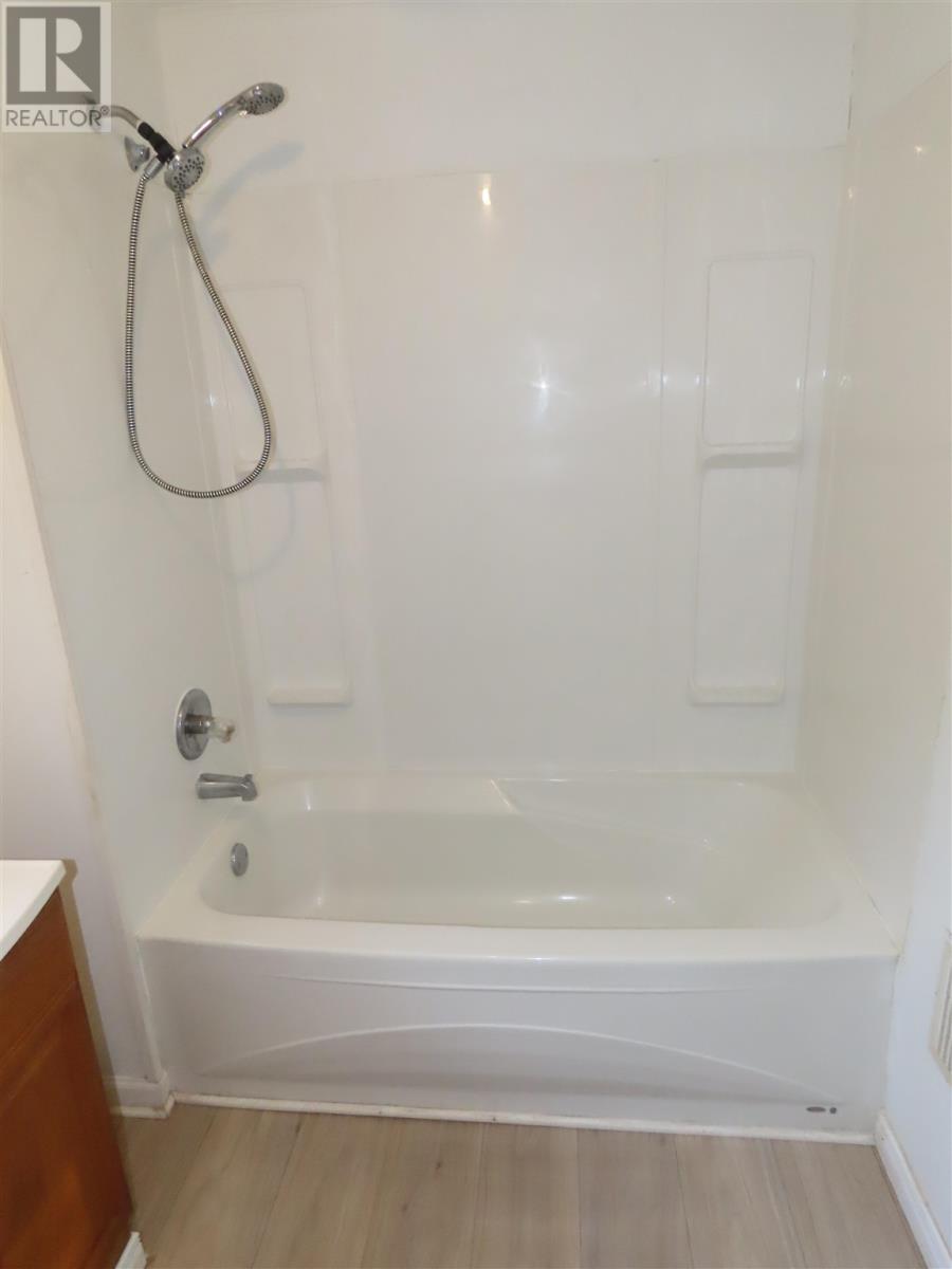 1310 Elizabeth St, Richards Landing, Ontario  P0R 1J0 - Photo 11 - SM262585