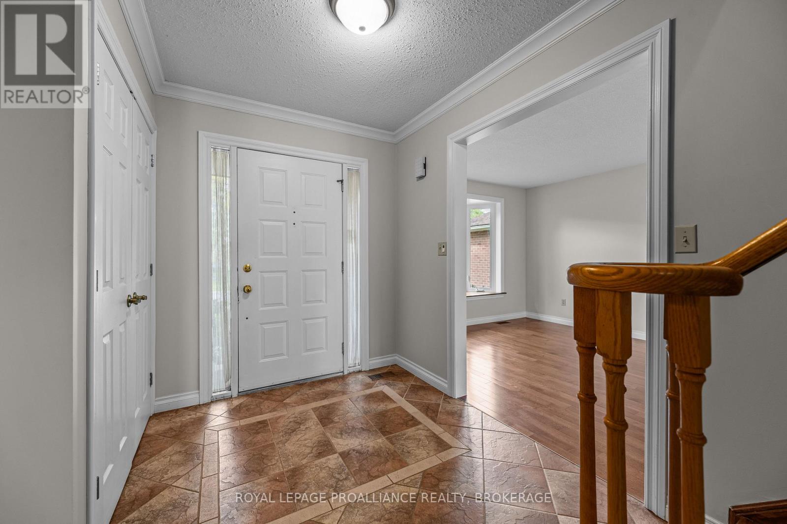 981 Edinborough Crescent, Kingston, Ontario  K7P 2C8 - Photo 4 - X13796224