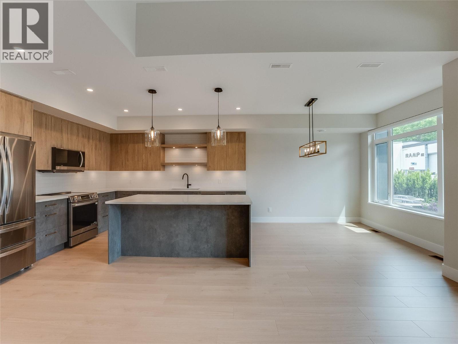 910 Lakeside Drive Unit# 403, Nelson, British Columbia  V1L 6G3 - Photo 5 - 10387315