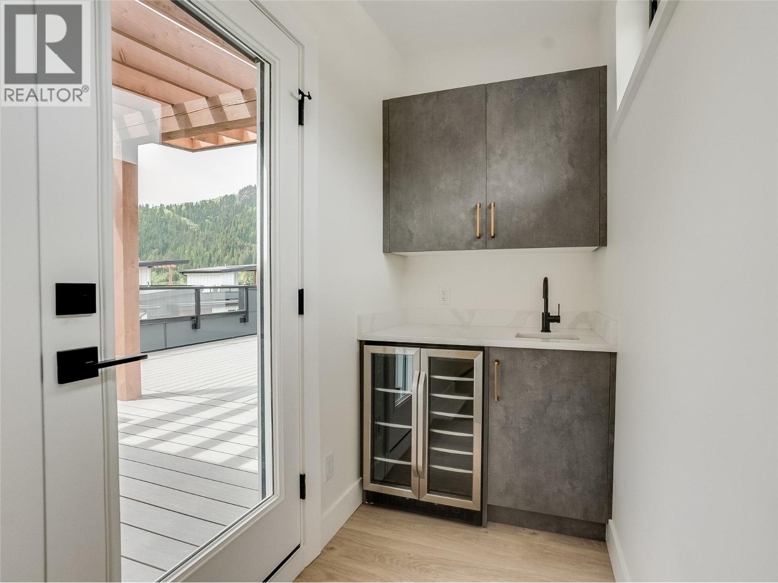 910 Lakeside Drive Unit# 208, Nelson, British Columbia  V1L 6G3 - Photo 47 - 10387316