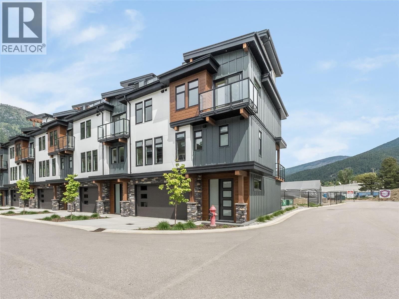 910 Lakeside Drive Unit# 208, Nelson, British Columbia  V1L 6G3 - Photo 2 - 10387316