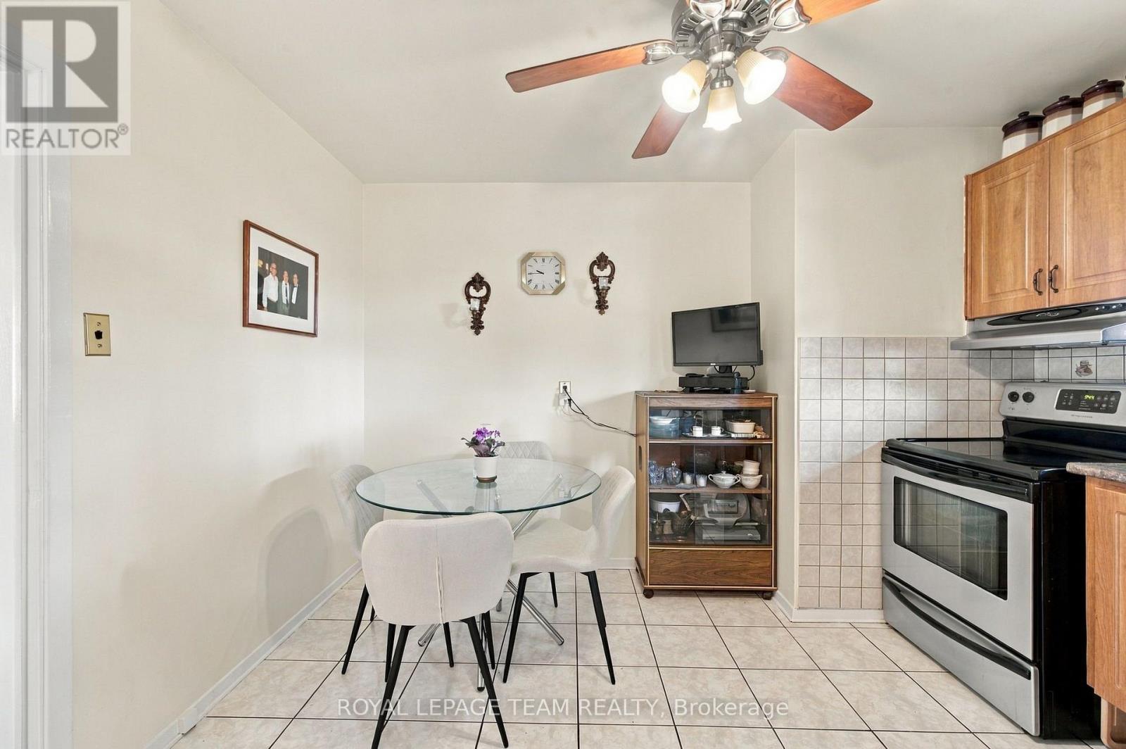 2587 Roman Avenue, Ottawa, Ontario K2B 7Y1 - Photo 16 - X13796086