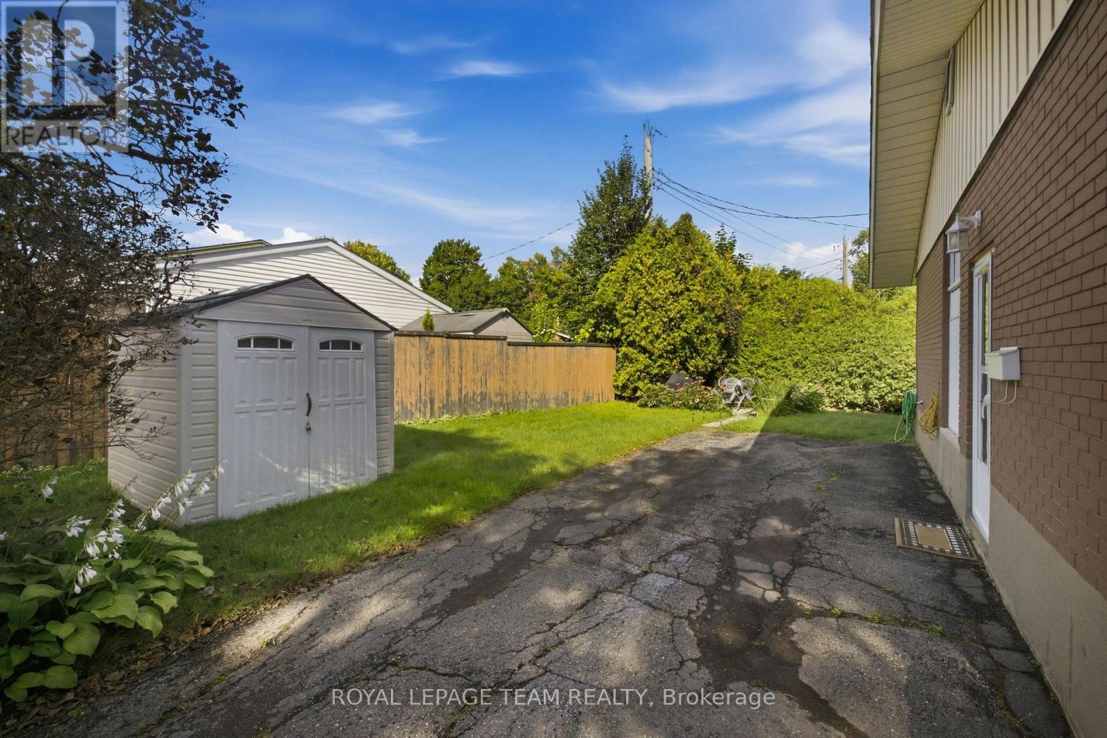 2587 Roman Avenue, Ottawa, Ontario K2B 7Y1 - Photo 27 - X13796086