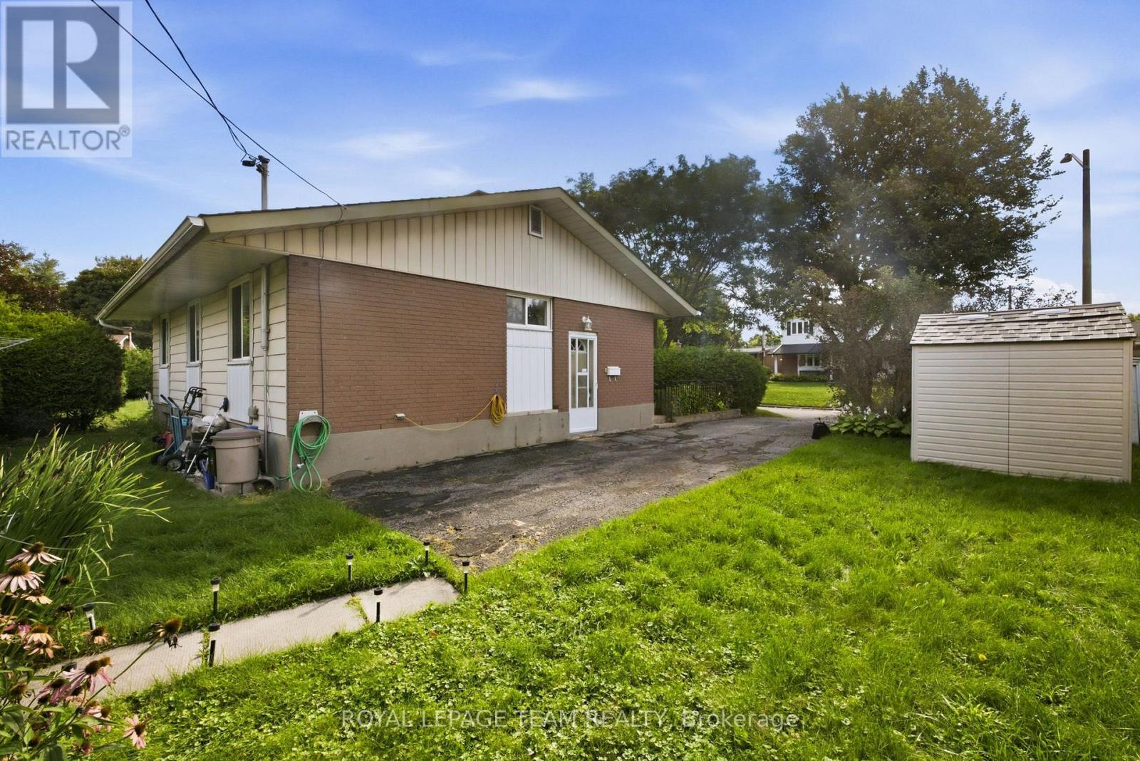 2587 Roman Avenue, Ottawa, Ontario K2B 7Y1 - Photo 28 - X13796086