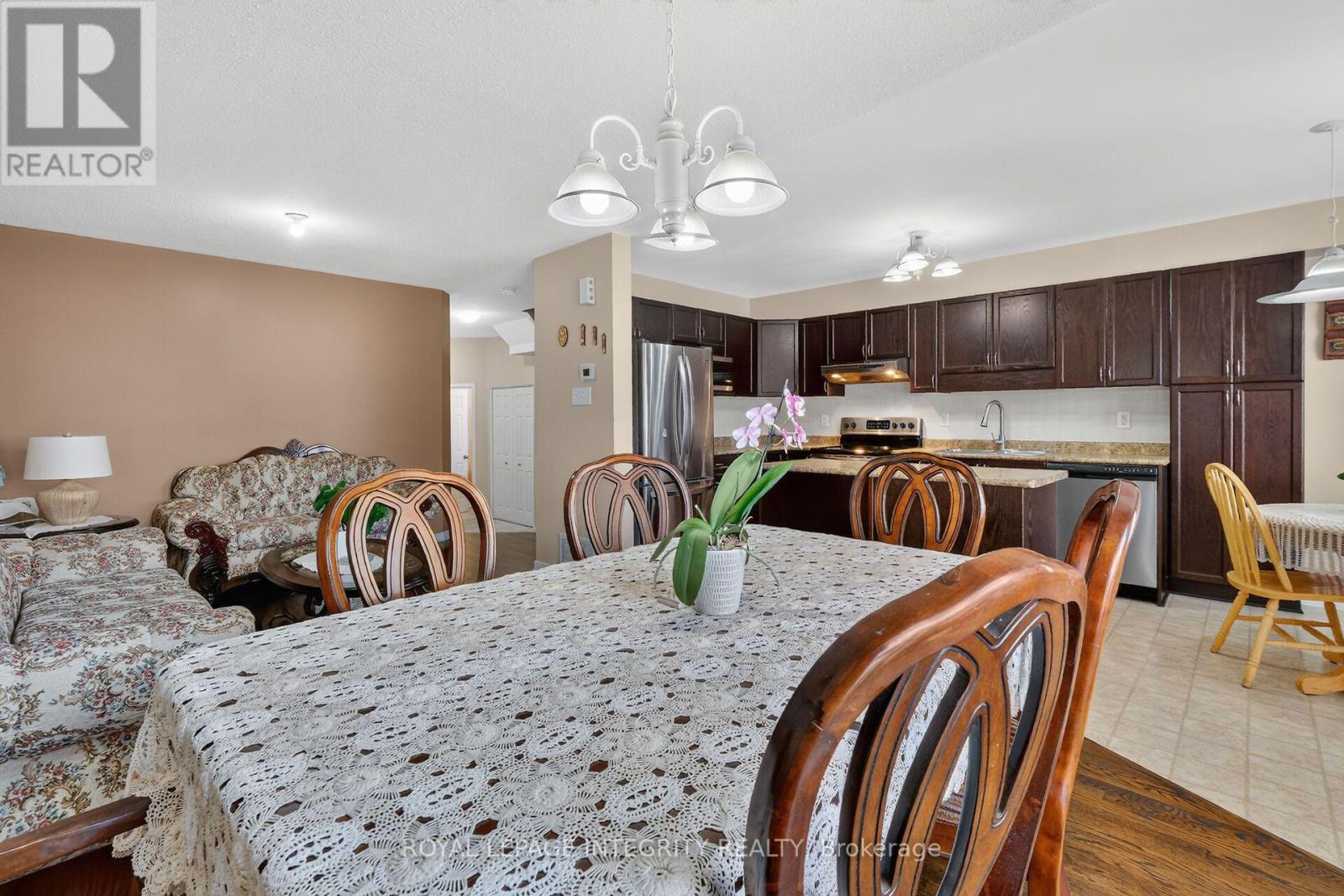 343 Rolling Meadow Crescent, Ottawa, Ontario  K1W 0A7 - Photo 14 - X13796166