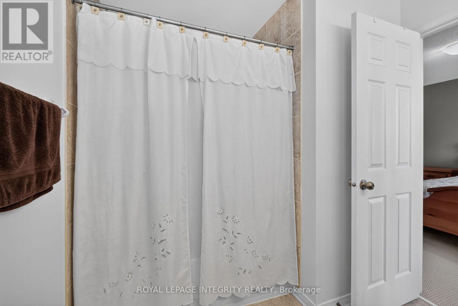 343 Rolling Meadow Crescent, Ottawa, Ontario  K1W 0A7 - Photo 38 - X13796166