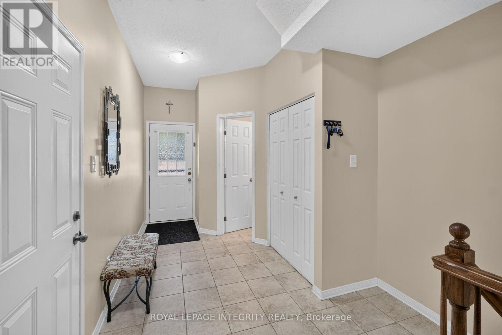 343 Rolling Meadow Crescent, Ottawa, Ontario  K1W 0A7 - Photo 7 - X13796166