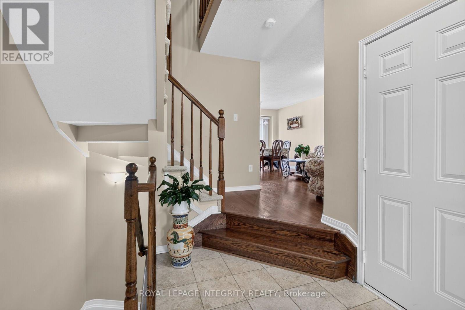 343 Rolling Meadow Crescent, Ottawa, Ontario  K1W 0A7 - Photo 8 - X13796166